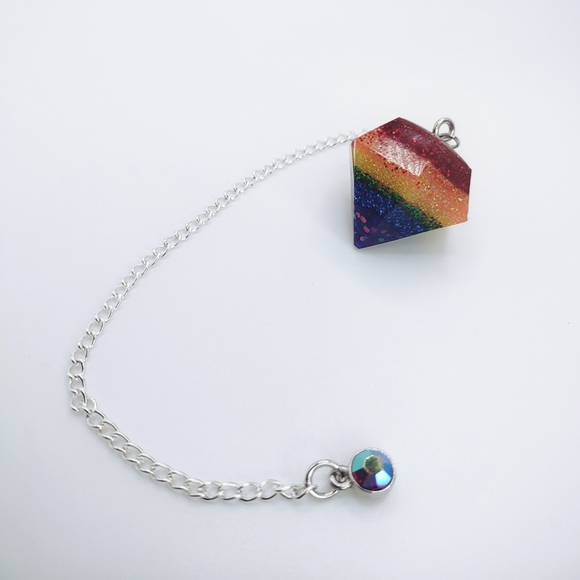 Rainbow sparkled handcrafted resin dowsing pendulum silver tone chain - Picture 11 of 12